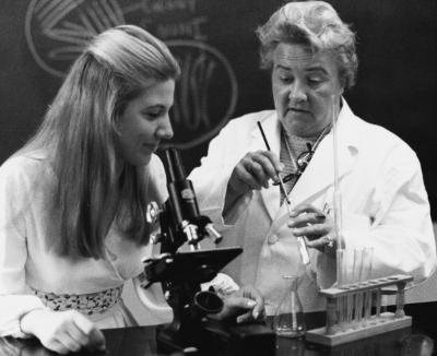 Dr. Phyllis Verhonick instructs a nursing student in laboratory research skills.	Dr. Verhonick with Jeanne 'Di' Beener (later Wickliff), 1969. Eleanor Crowder Bjoring Center for Nursing Historical Inquiry, University of Virginia School of Nursing.