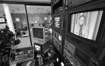 Technology makes nurse practitioner distance learning possible, 1997.	Eleanor Crowder Bjoring Center for Nursing Historical Inquiry, University of Virginia School of Nursing.