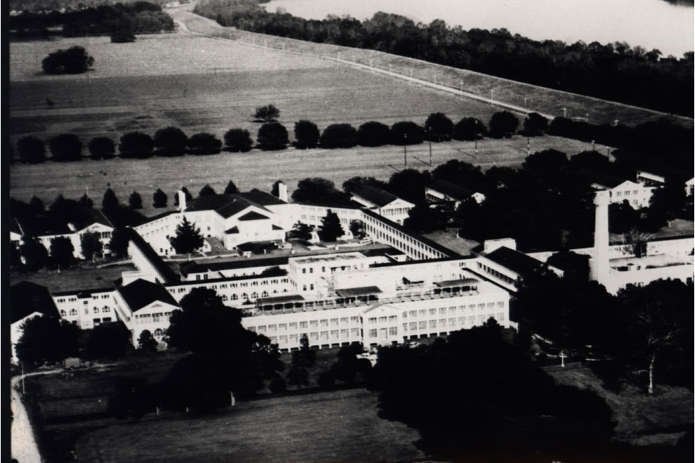 Aerial view of National Hansen's Disease Center in 1988