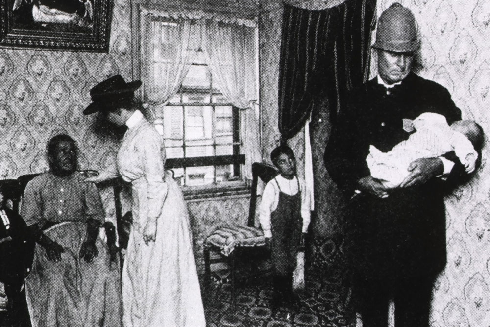 visiting nurse with policeman in 1918