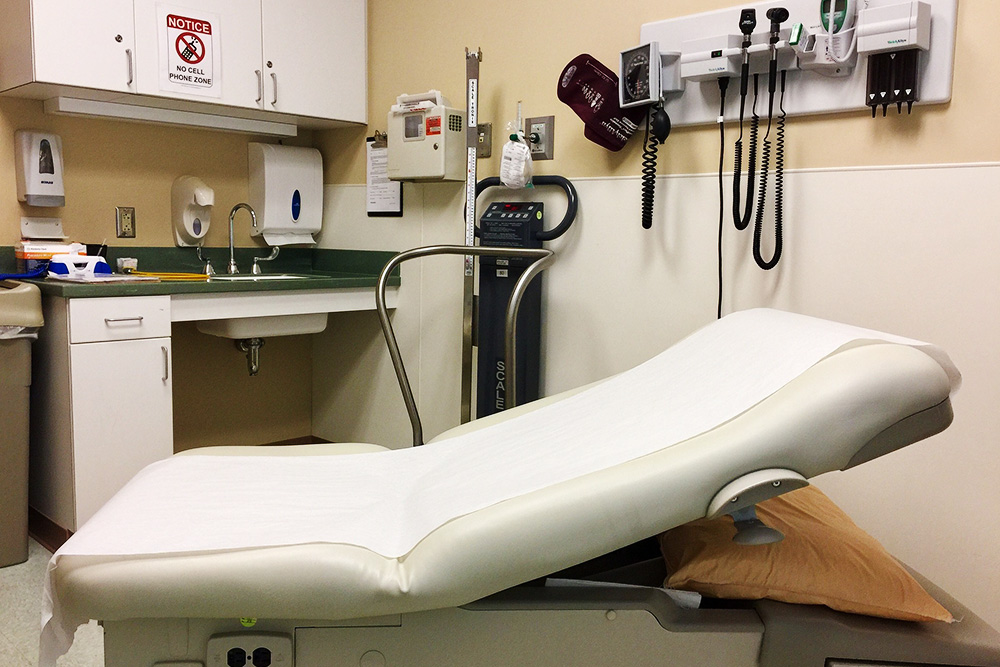 An image of a healthcare clinic exam room.
