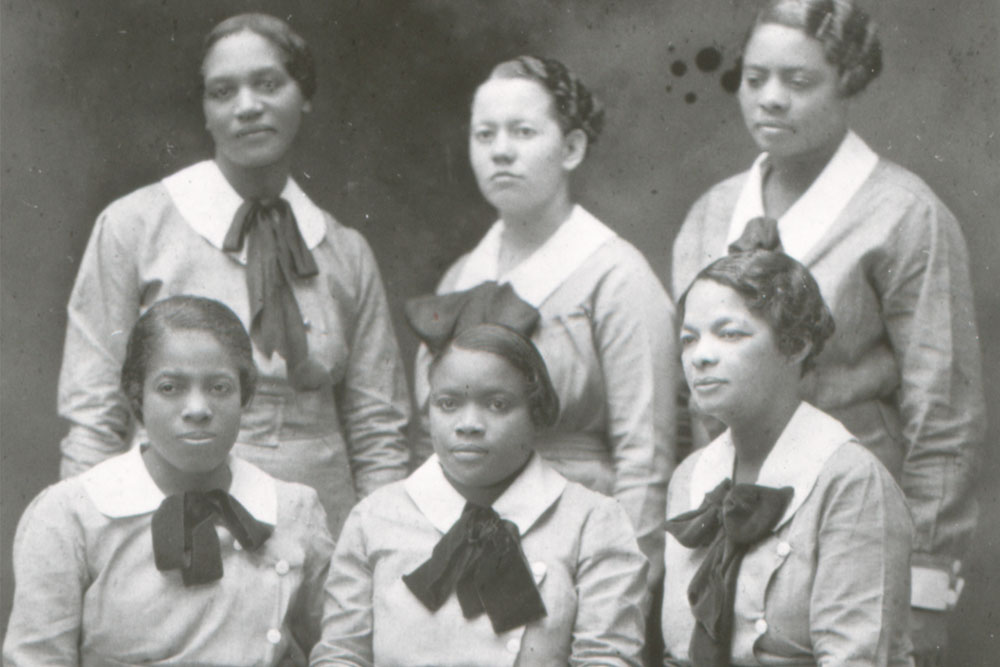 Flashback Friday - a group of six black midwives from 1929 from the Benoist Collection