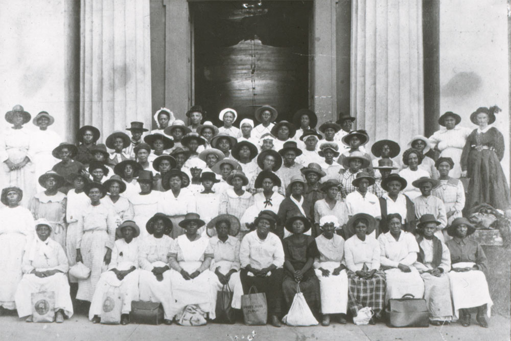 Flashback Friday - a group of lay midwives gather on the Canton, MS, courthouse steps - Benoist collection in the Bjoring Center